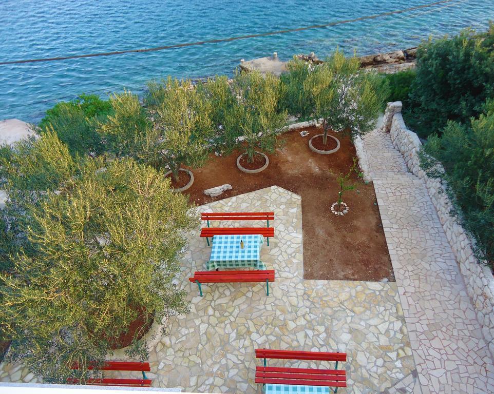 Apartments Loncar Drvenik Veli Exterior foto
